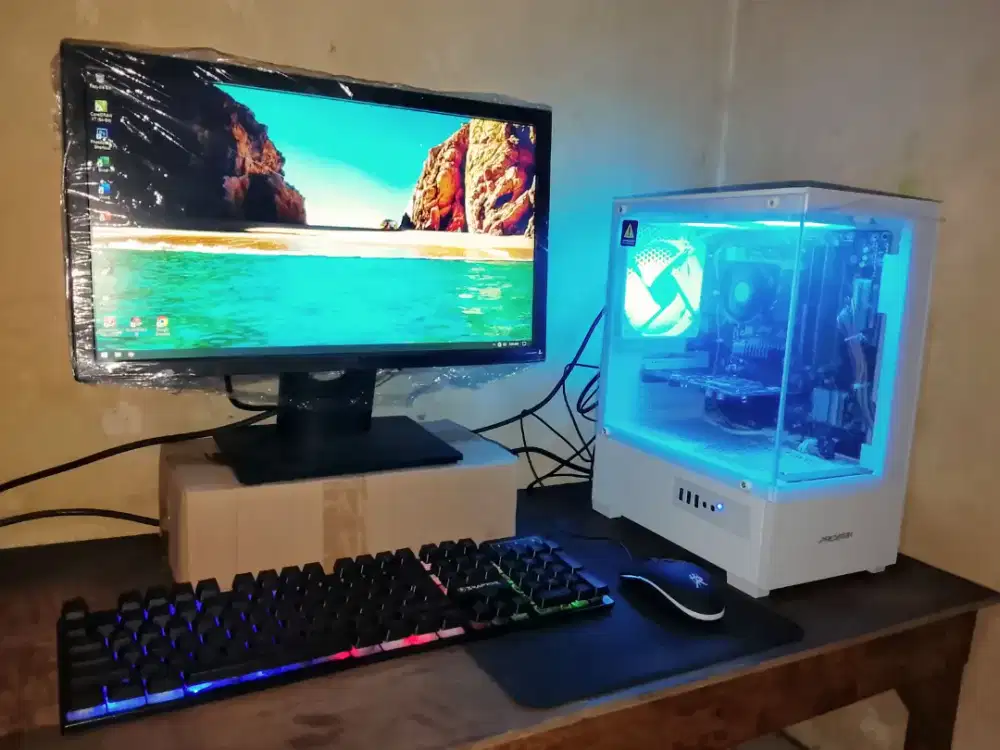 PC AMD FX 8320 (8 CORE) FULLSET +MONITOR SIAP PAKAI