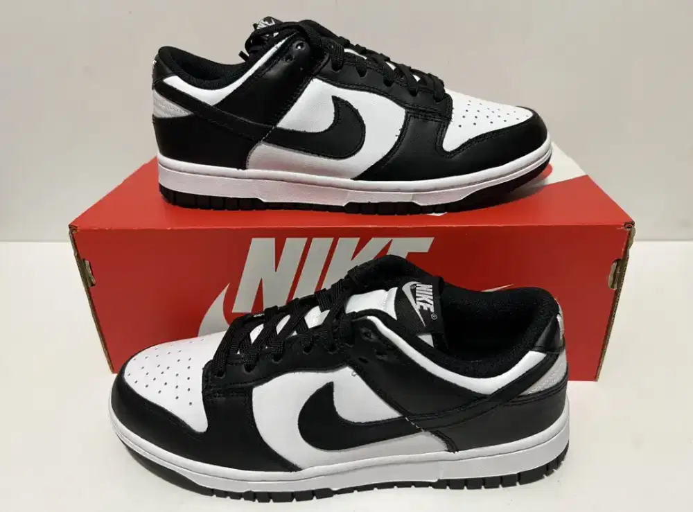 NIKE DUNK LOW WHITE BLACK PANDA