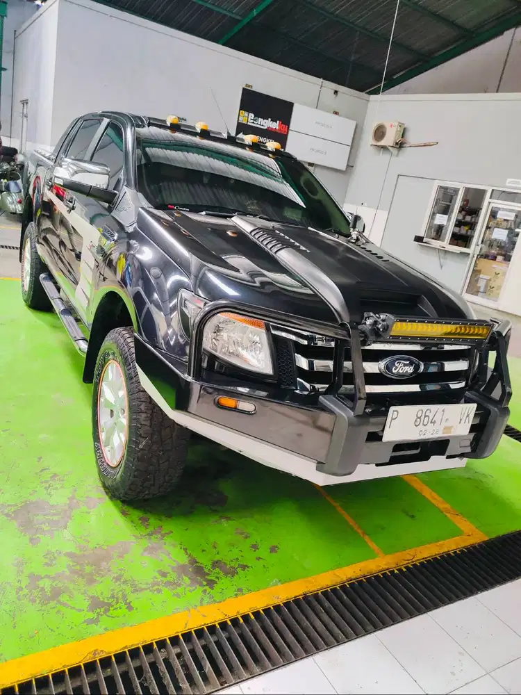 Ford Ranger XLT 3.2 low Km