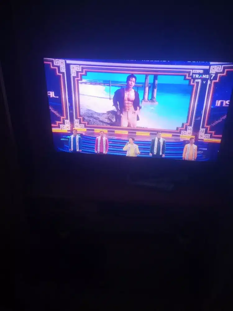 Tv plad 32in merek philip