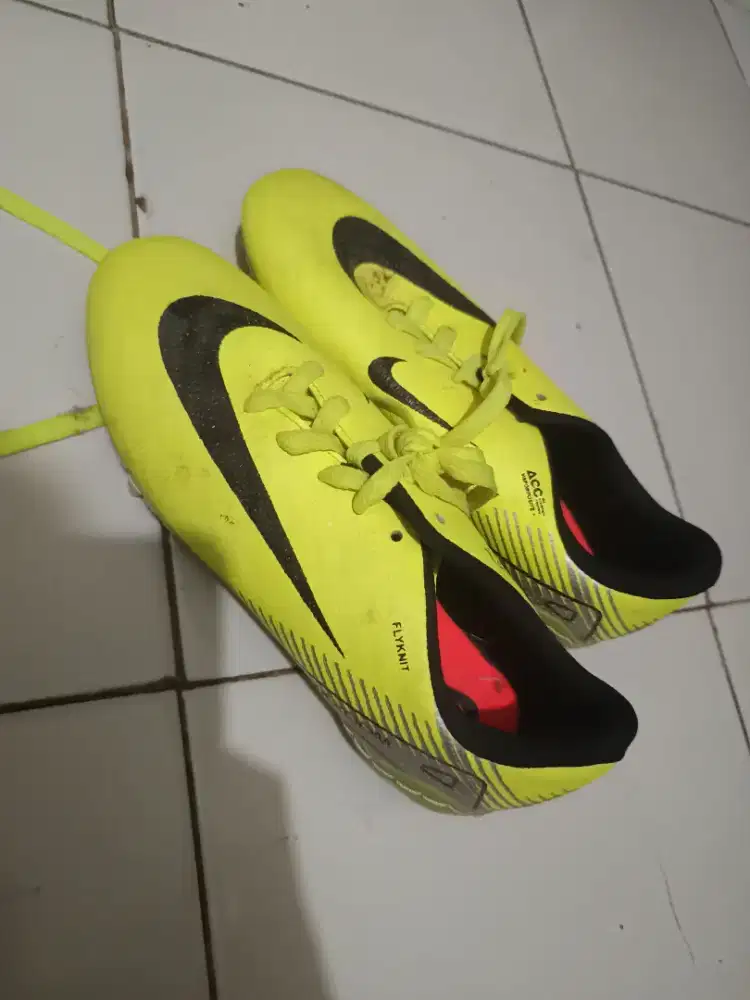 Seatu anak bola/futsal