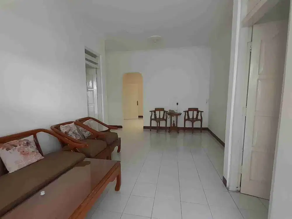 rumah disewakan  solo di fajar indah  baturan Surakarta