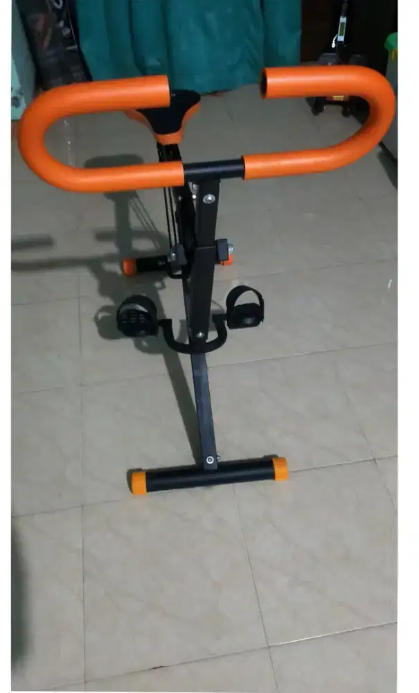 Alat olahraga Body squad dan sepatu baru