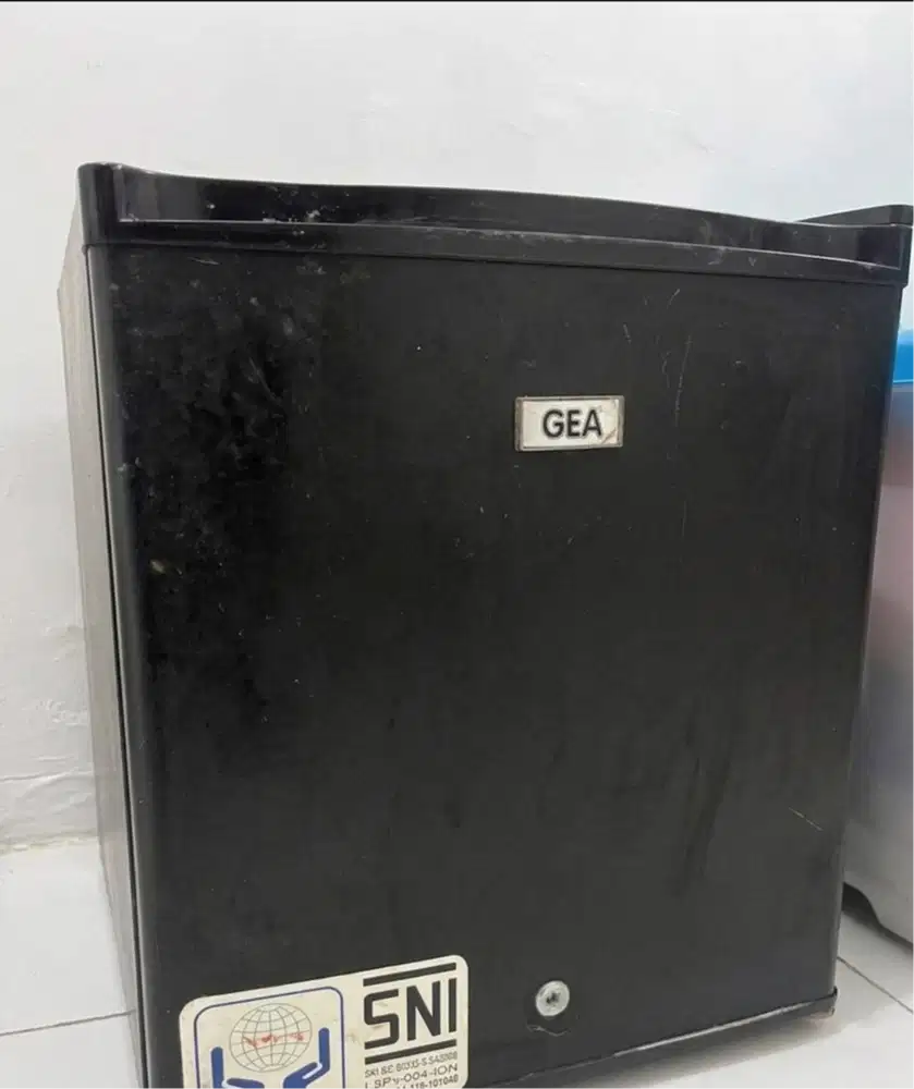 Kulkas Mini GEA 1 Pintu Kondisi Normal