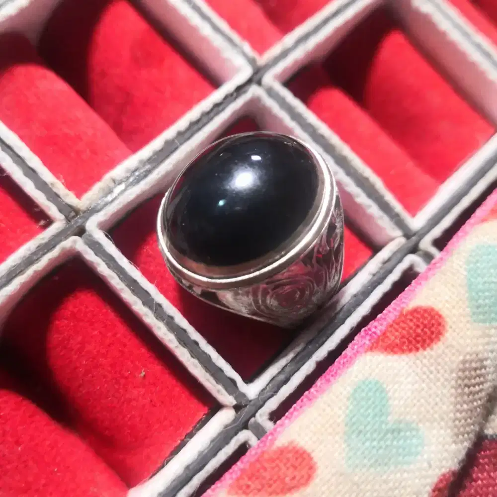 Cincin batu bacan doko hitam ukuran 18x16x7 ring7
