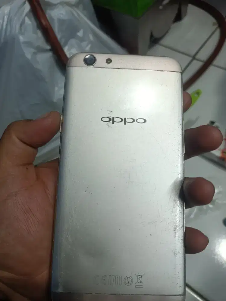 OPPO F1s – RAM 3GB/32GB | Selfie Expert lecet pemakaian Siap Pakai