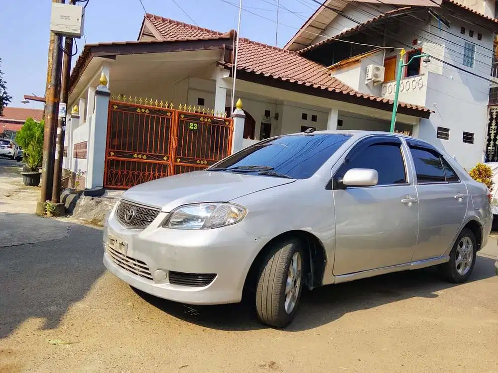 Toyota Limo 2004 Bensin