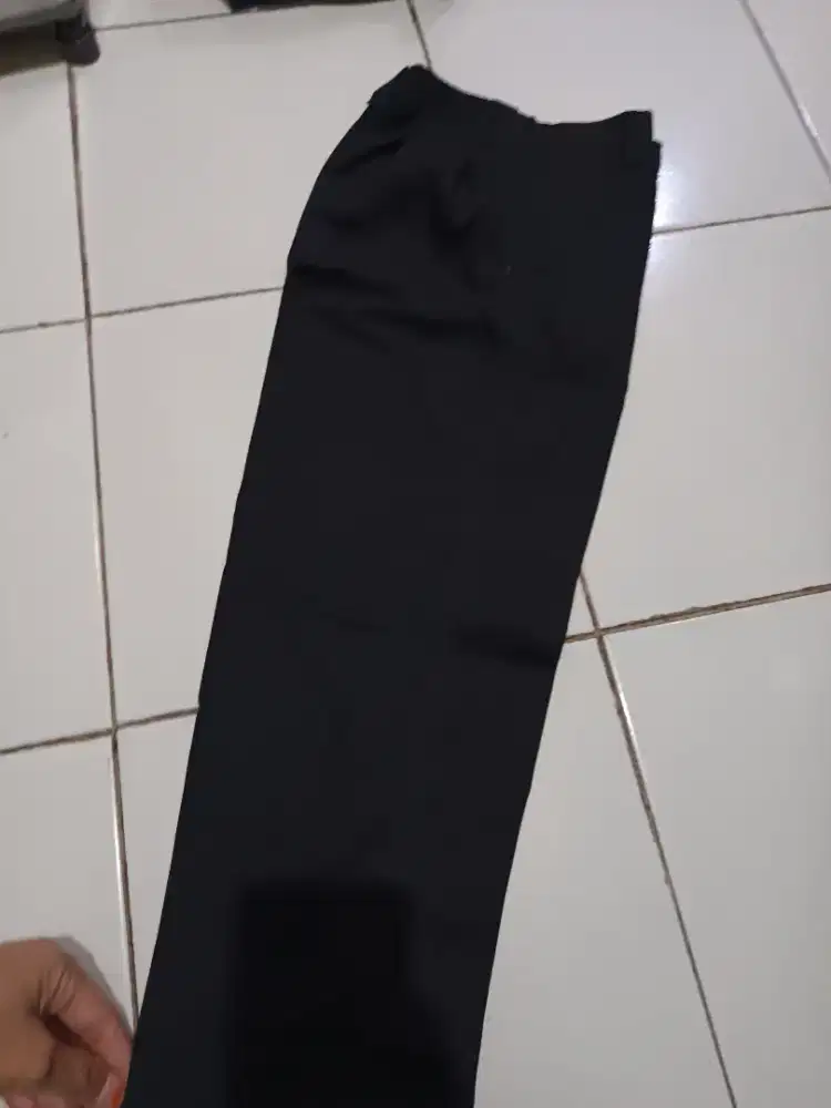 Celana bahan hitam dan zins harga 2 pcs
