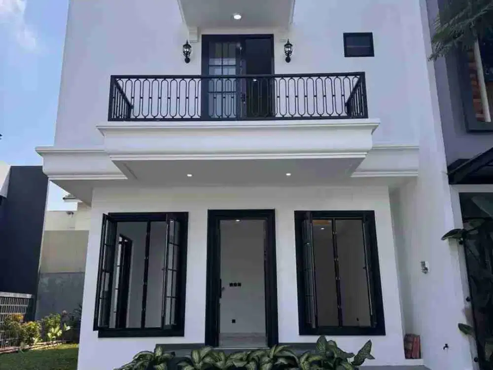 RUMAH BARU DISAIN AMERICAN CLASSIC 3 LANTAI SIAP HUNI