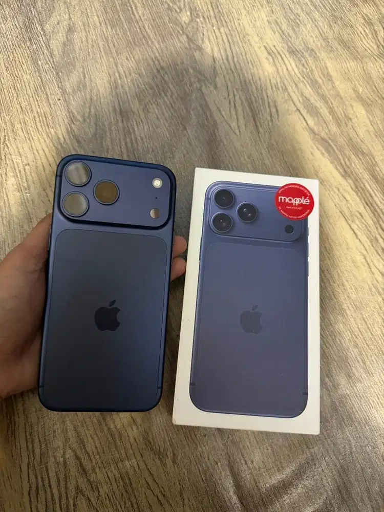 Iphone 17 promax 256 deep blue masih garansi like new IBOX