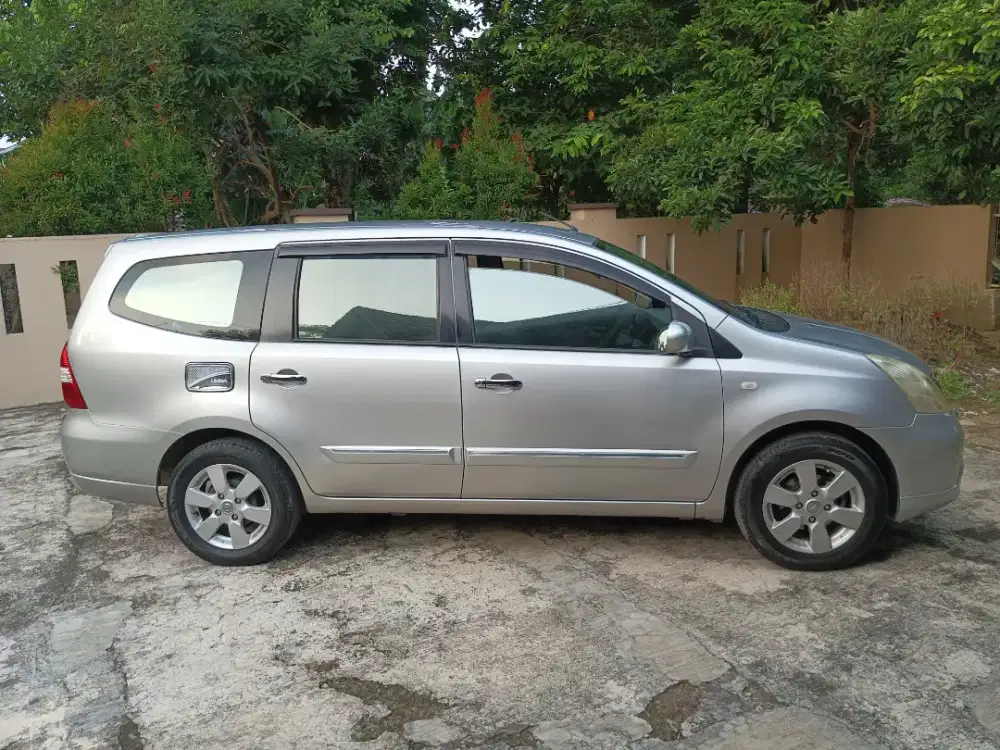 Nissan Grand Livina 2010 - Siap Pakai