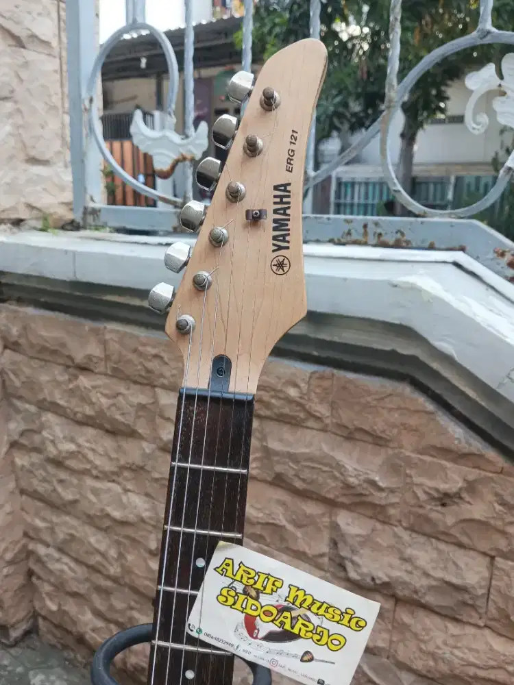Gitar Yamaha ERG 121 Original