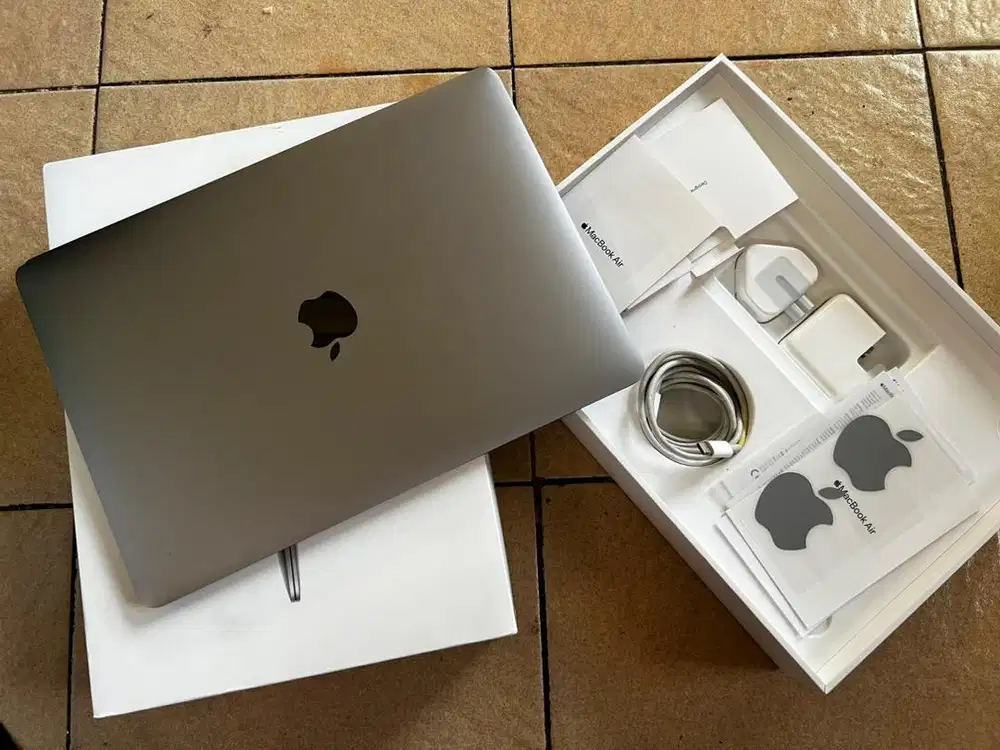 Macbook air M1 iBox actv 2024
