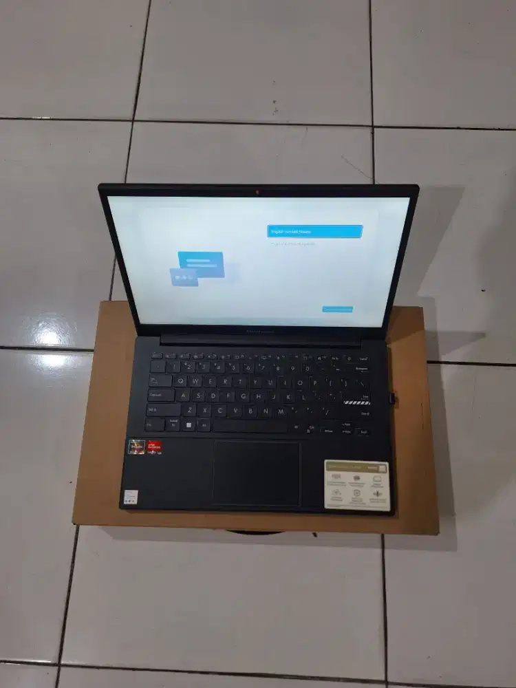 ASUS Vivobook Go 14 E1404FA Ryzen 3 7320U RAM 8GB SSD 256GB Mulus Full