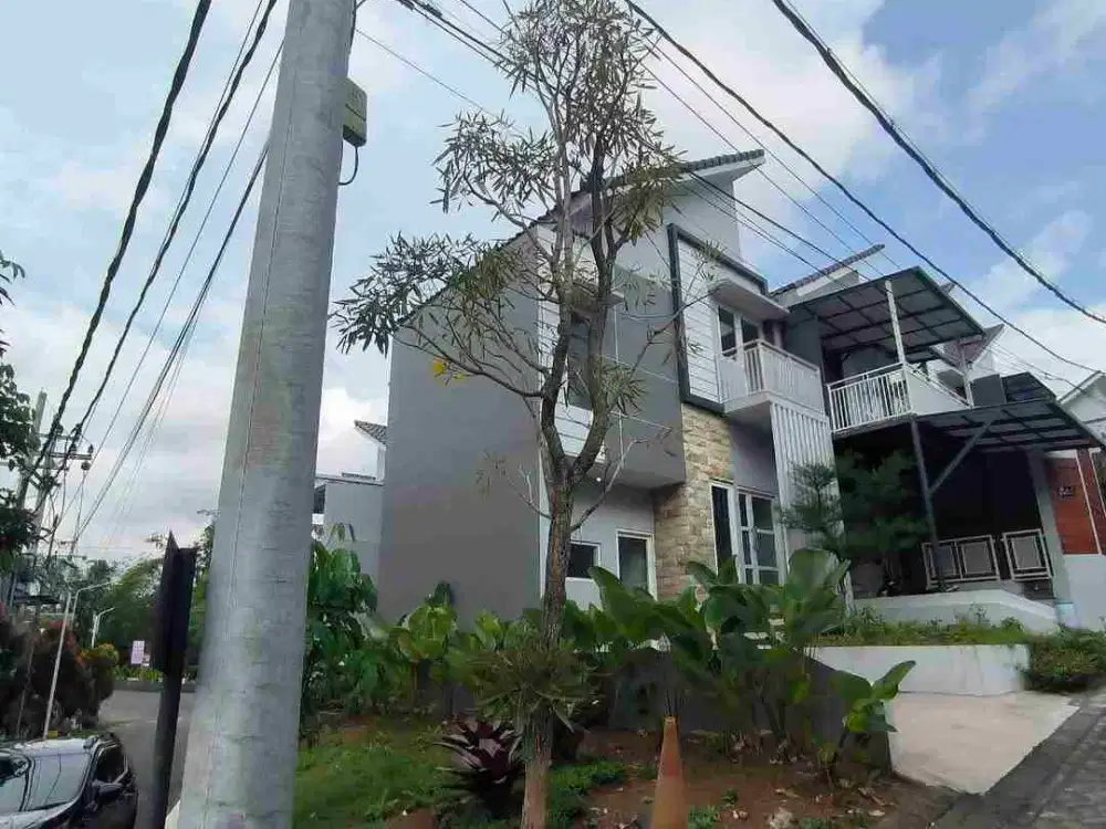rumah cakep 2 lt lingkungan aman dalam perumahan di daerah joyo agung dekat merjosari dekat kampus UB Brawijaya, unisma unmuh dan uin