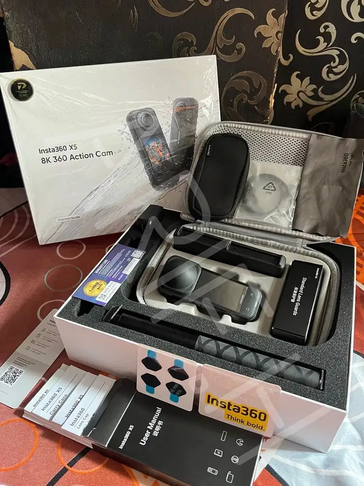 Kamera Insta360 X5 Black Essentials Bundle