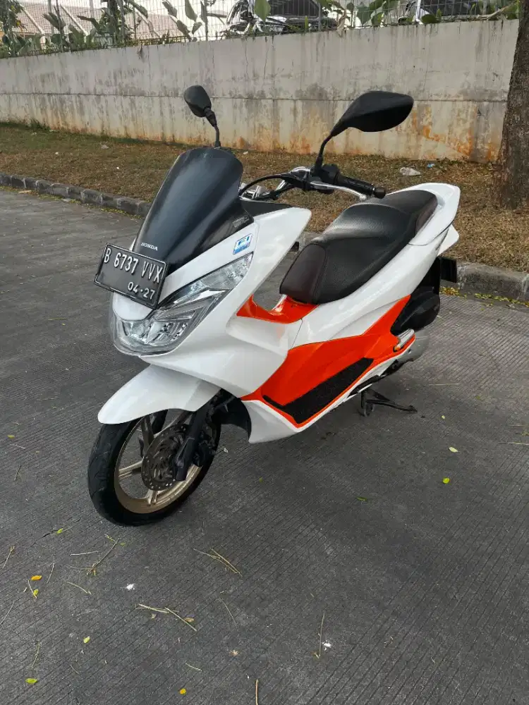 PCX Old CBU Vietnam Putih Glossy
