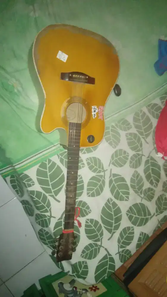 Jual GITAR COSTUM MERK YAMAHA F500