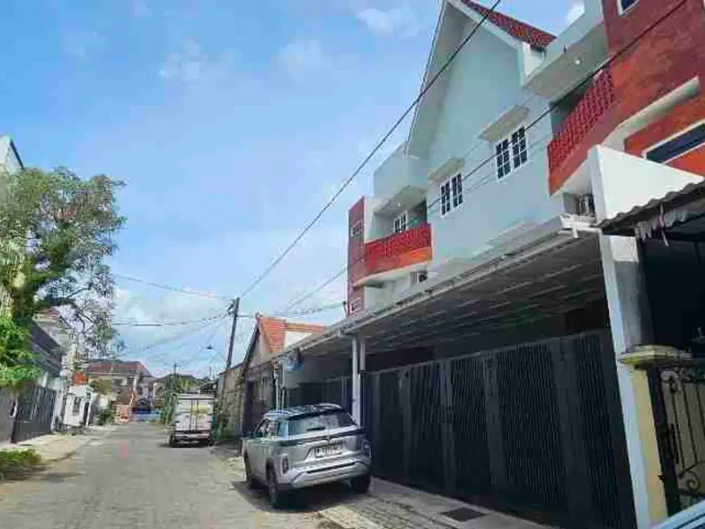 tanah bagus buat kos elite di jalan bunga suhat, sangat dekat kampus UB Brawijaya bisa dijadikan 2 unit kos elite atau guest house or kantor plus hjnian