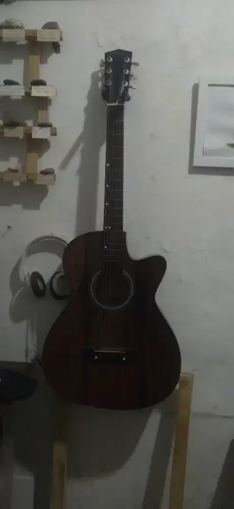 Gitar Lokalan Akustik