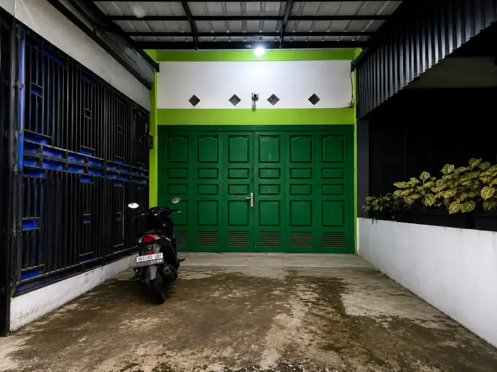 RUKO 3 LANTAI SIAP HUNI DIJUAL MURAH JAUH DI BAWAH PASARAN - MENCIRIM