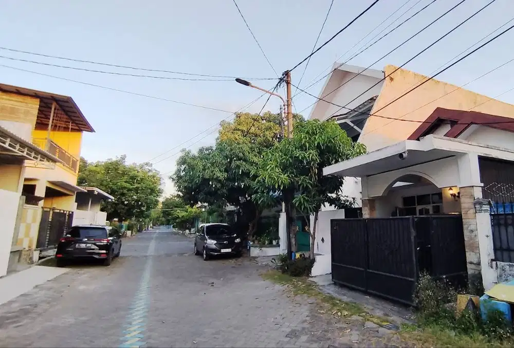 Dijual rumah griya Kebraon utara