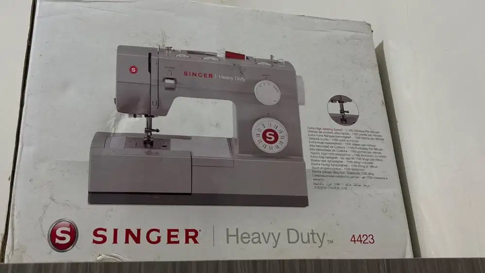 Jual mesin jahit singer 4423 kondisi seperti baru