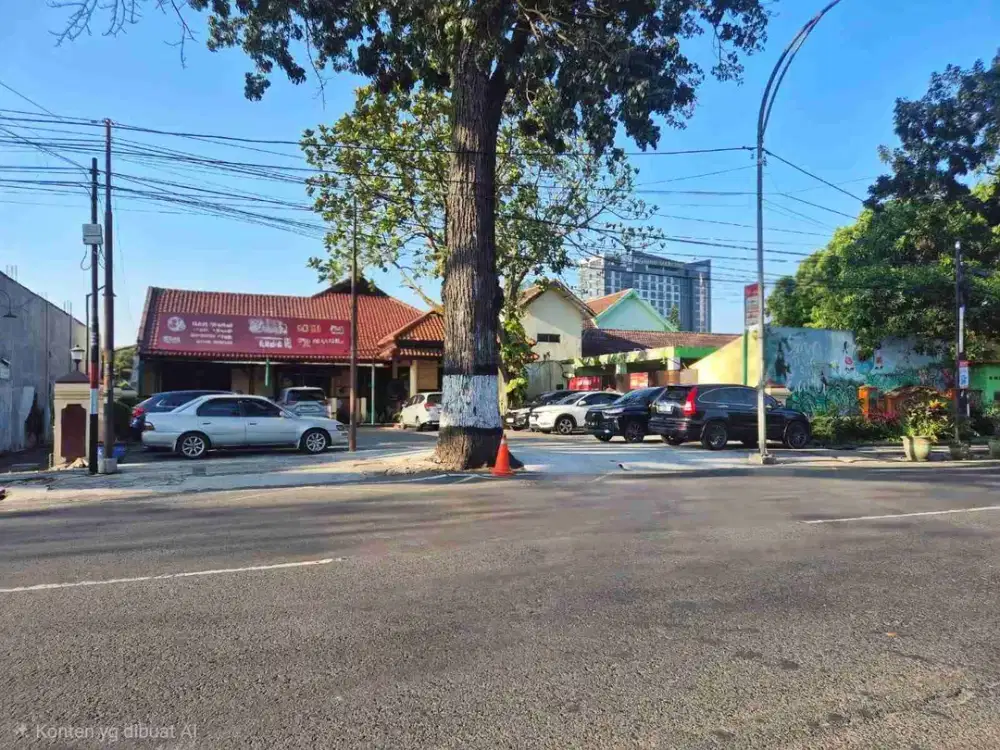 rumah usaha murah sangat strategis di jalan raya LA sucipto blimbing bagus buat segala usaha besar seperti kafe, kantor, hotel mini atau restoran atau indomaret