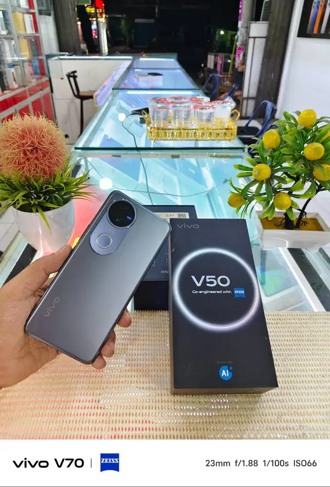 Vivo V50 5G Ram 12+12Gb/ 256Gb Fullset Mulus Original 100% Like New