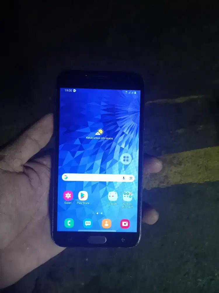 Samsung j4 RAM 2/32
