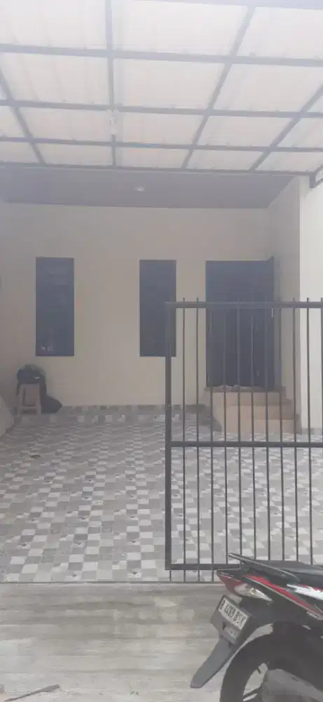 Kontrakan 2 lantai dengan banyak kamar dekat Green lake city