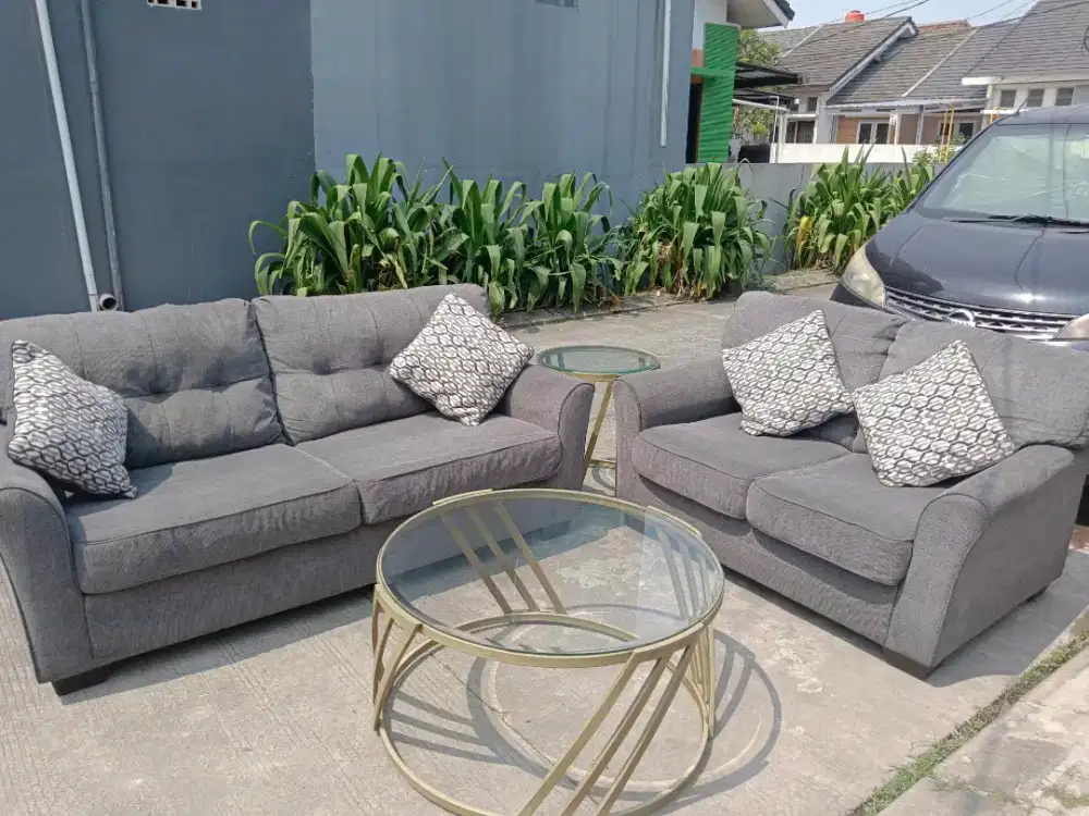 Set sofa Ashley 3+2 seater dan 2 meja kaca