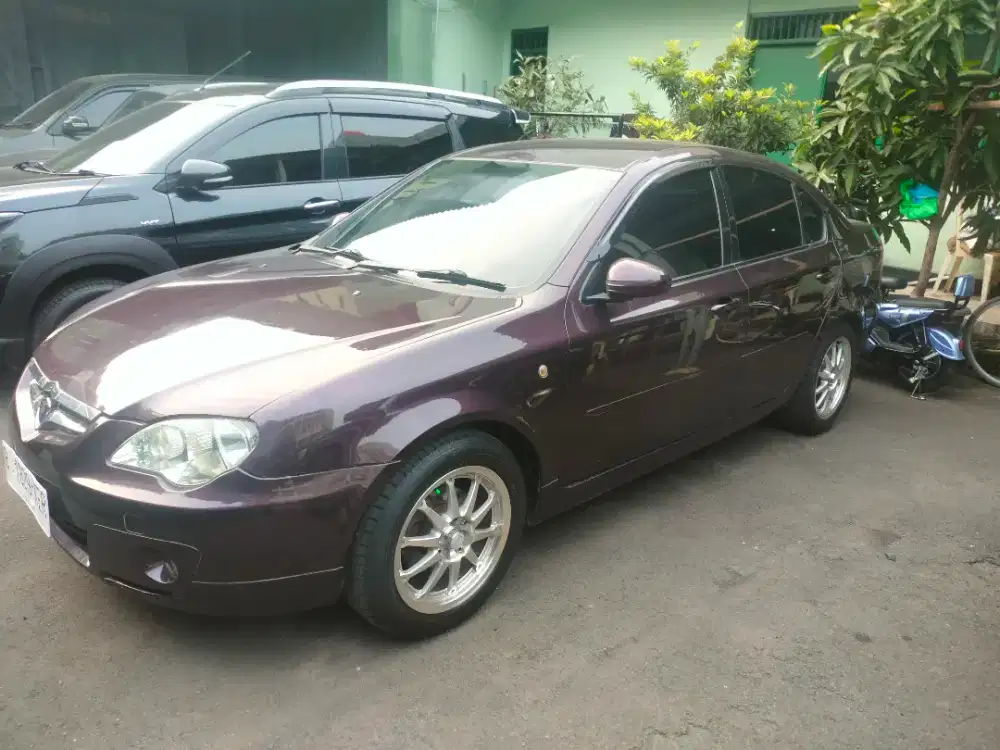 Sedan proton tahun 2008 sigesit irit.
