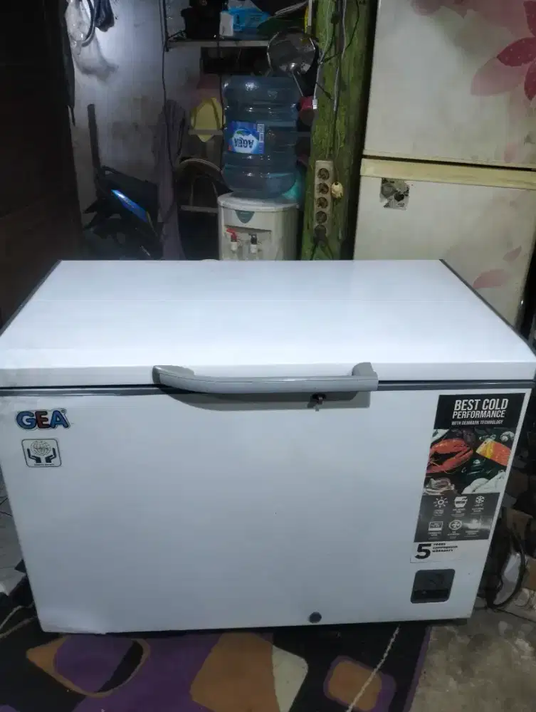 Freezer box gea 330 liter dingin normal maknyos beku