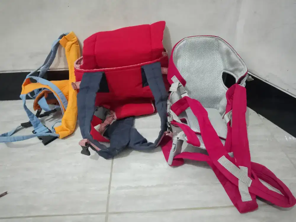 Alat gendong bayi + alat bantu jalan balita
