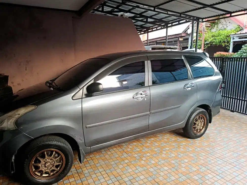 Daihatsu Xenia 2014 Bensin