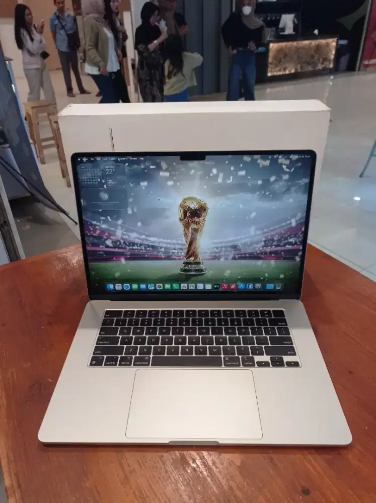 Macbook Air 15 inch M2 , 2023