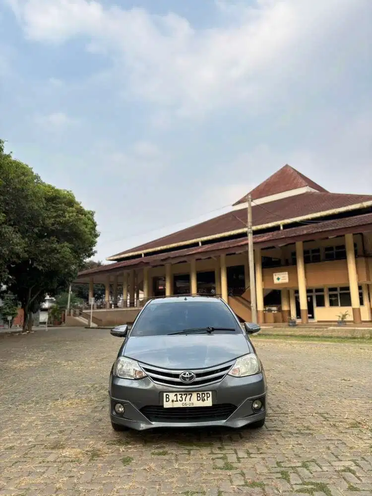 Toyota Etios Valco G M/T 2013