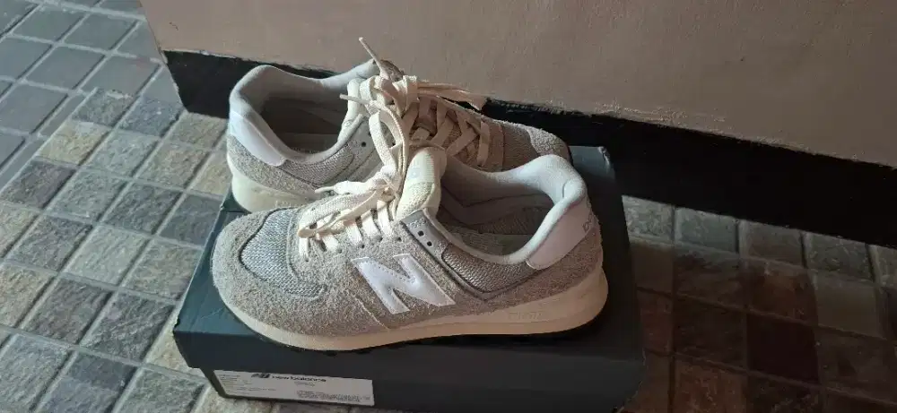 New Balance Classics 574 uk 39 1/2 Ori bonus Nike