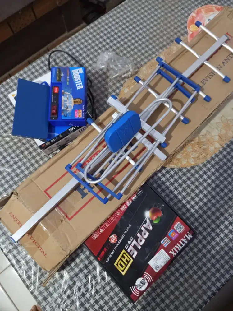 Dijual Murah 1 Set STB,Booster, ANTENA digital