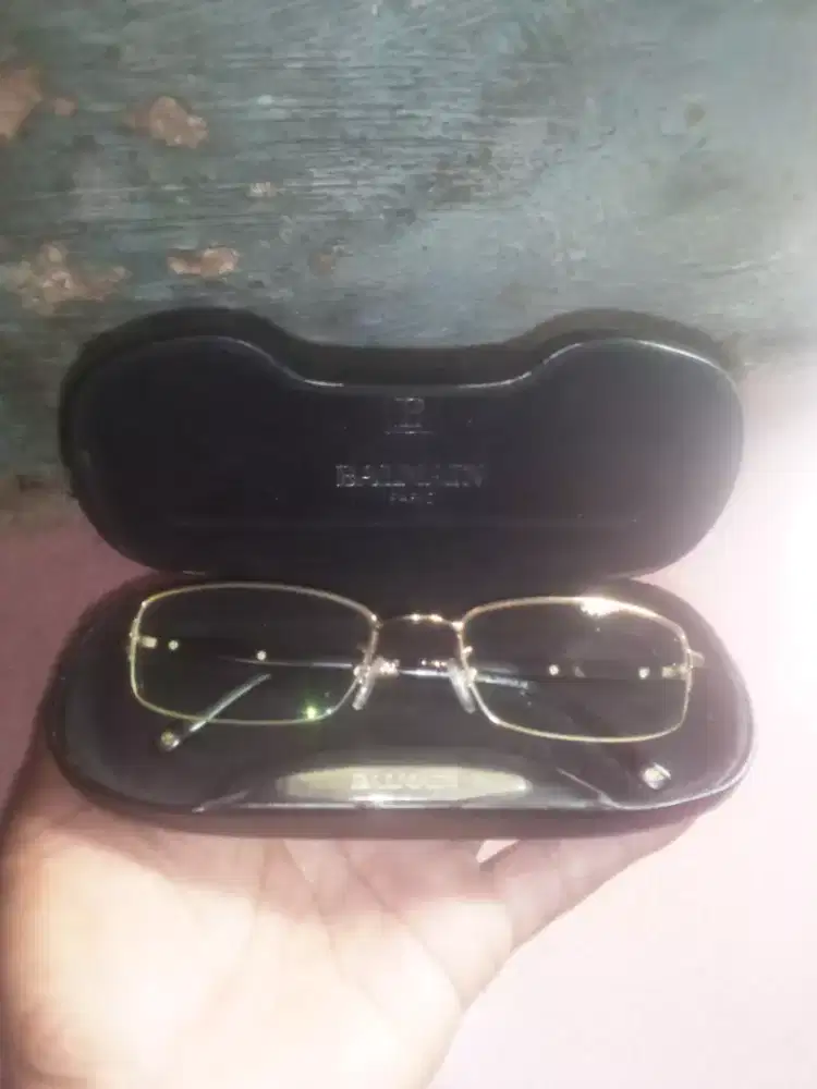 Kacamata Pierre Balmain