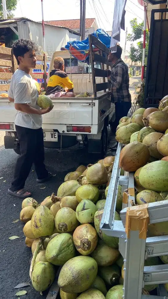 Penjual Es Kelapa Muda