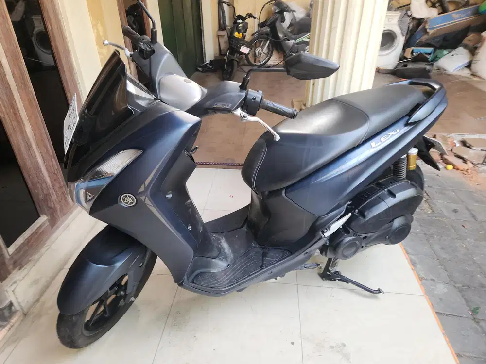Lexi 125 abs keyless hitam doff 2018 Gbm