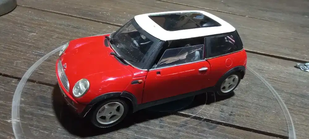 Die cast mini Cooper 1:18 (10 x 9 cm )