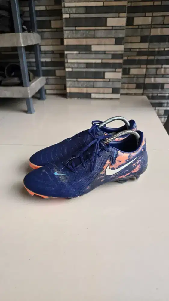 Sepatu Bola Nike Phantom GX 2 Academy Original