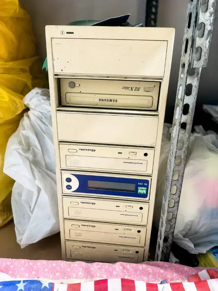 Menara cd/dvd duplicator