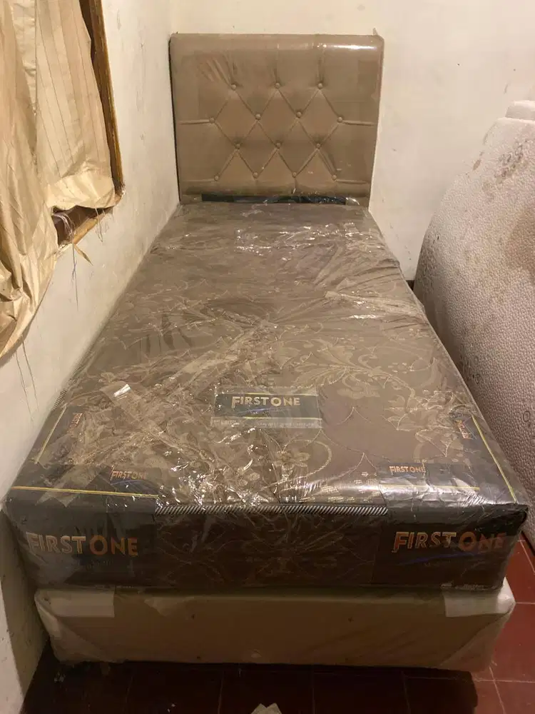 Spring Bed First One Single 90x200 cm + Divan + Headboard - Kondisi Sa