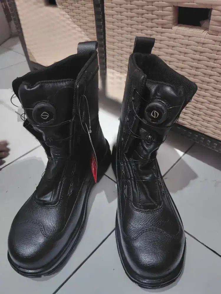 Sepatu safety dr osha