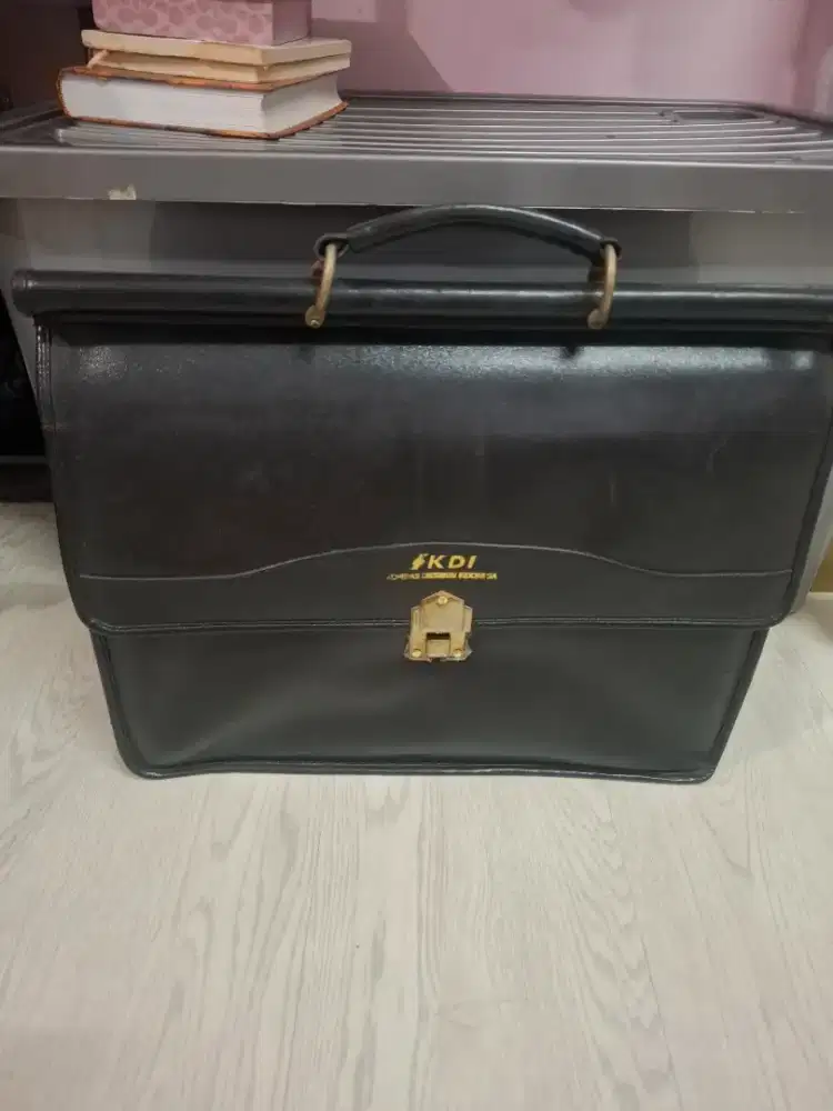 Tas kerja genuine leather 3 slot pakai kunci kode