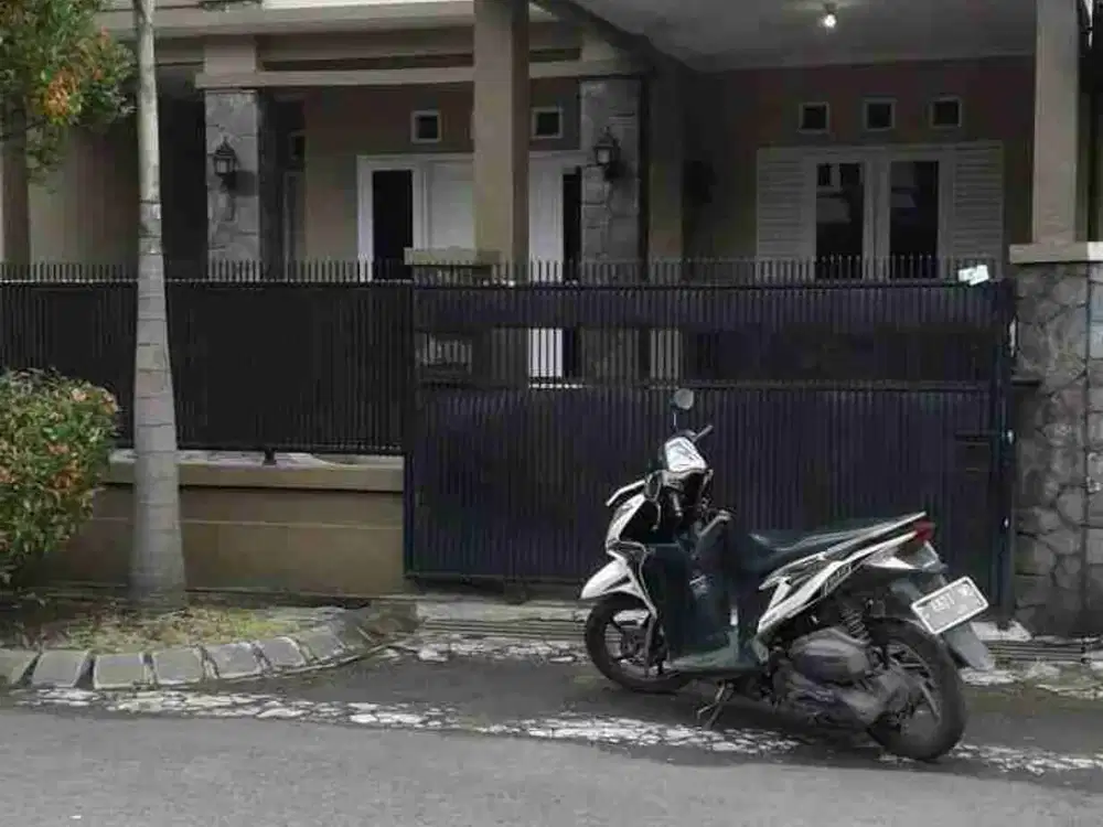 Rumah Bagus Siap Huni di Komplek Pinus Regency Bandung
